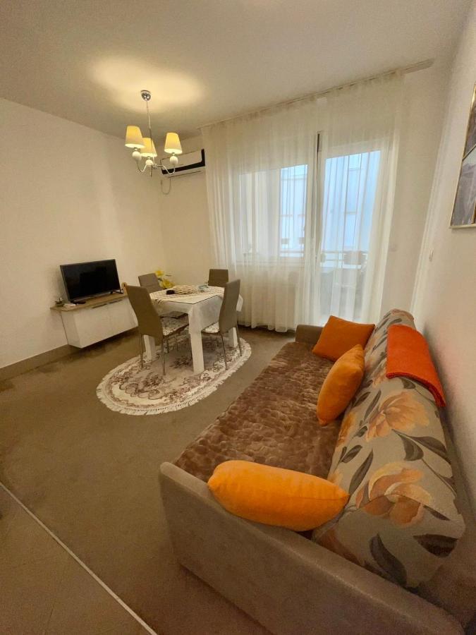 Sladjawing2 Apartment Jagodina Luaran gambar